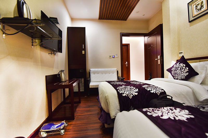 Executive Twin Bed Room